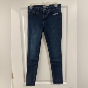 Size 27 Levi skinny jeans 711
